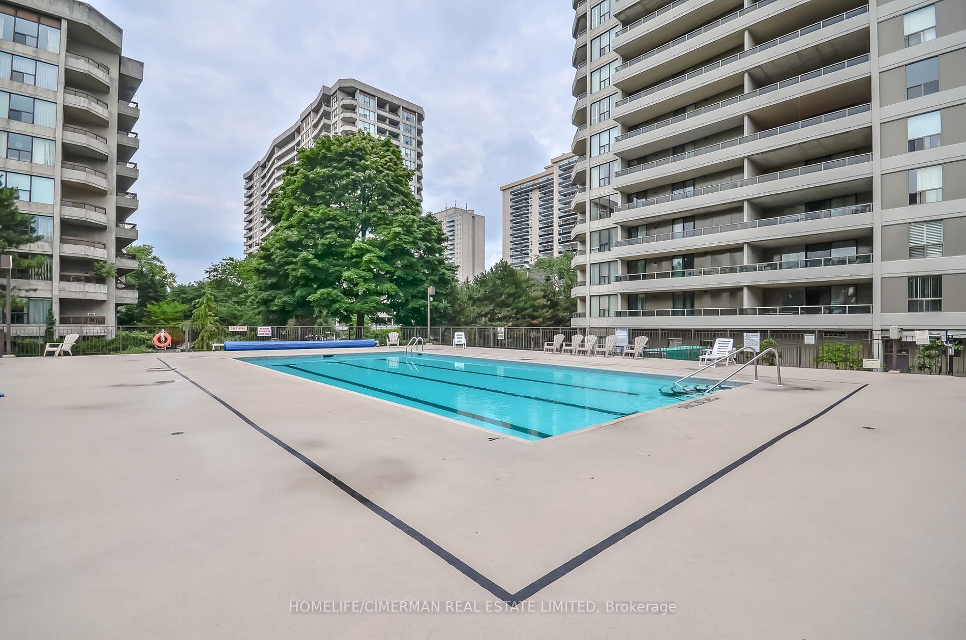 100 Quebec Ave, #712