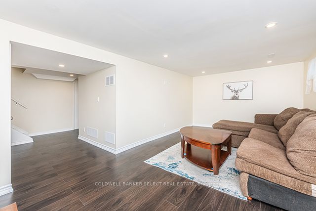 354 Whitehead Cres