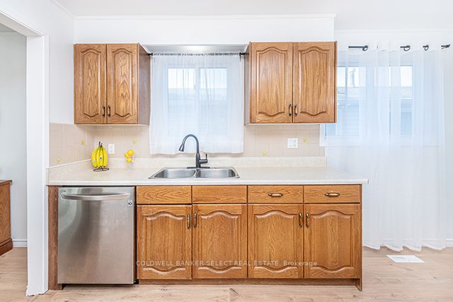 354 Whitehead Cres