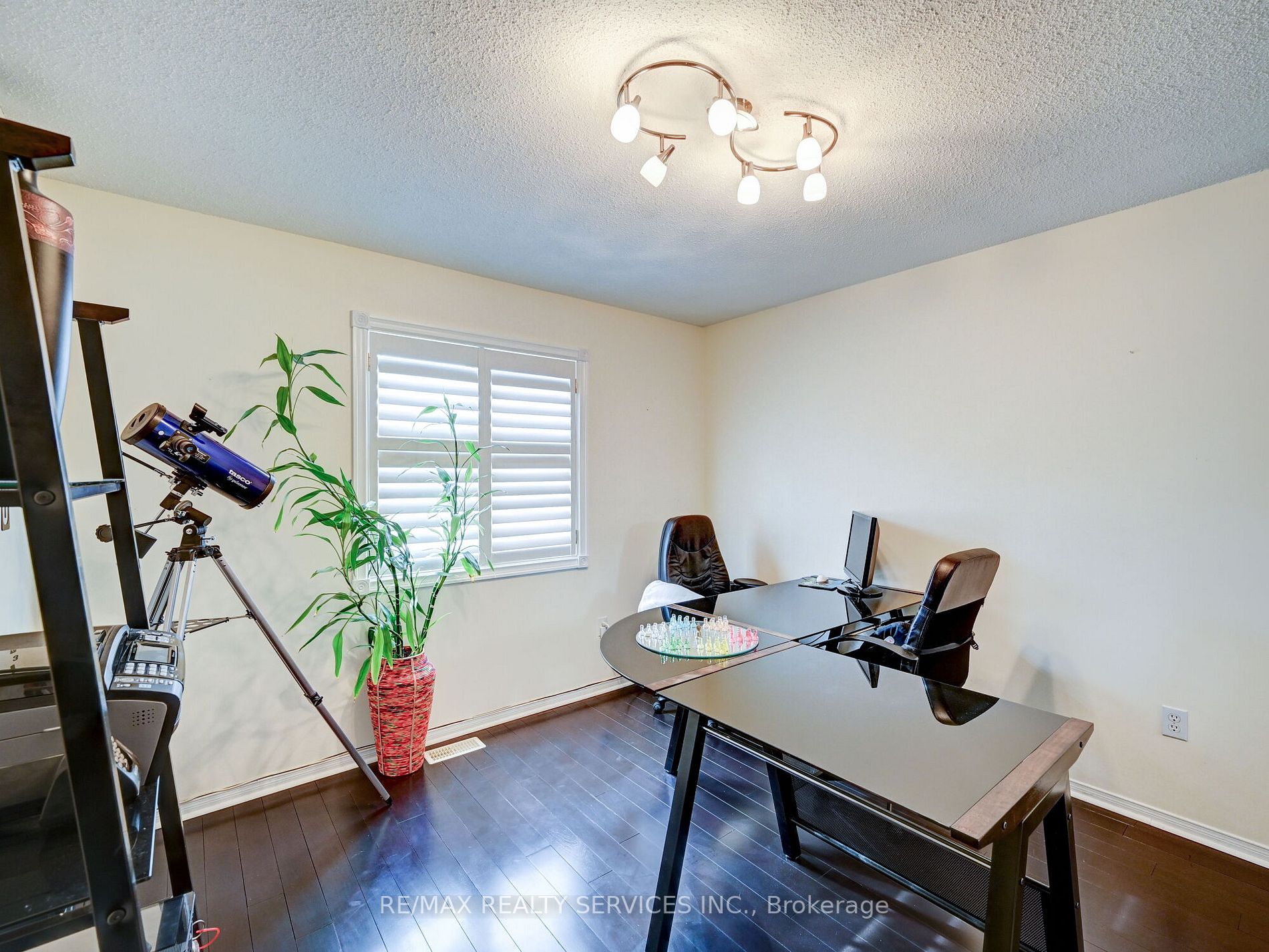 53 Oakmeadow Dr