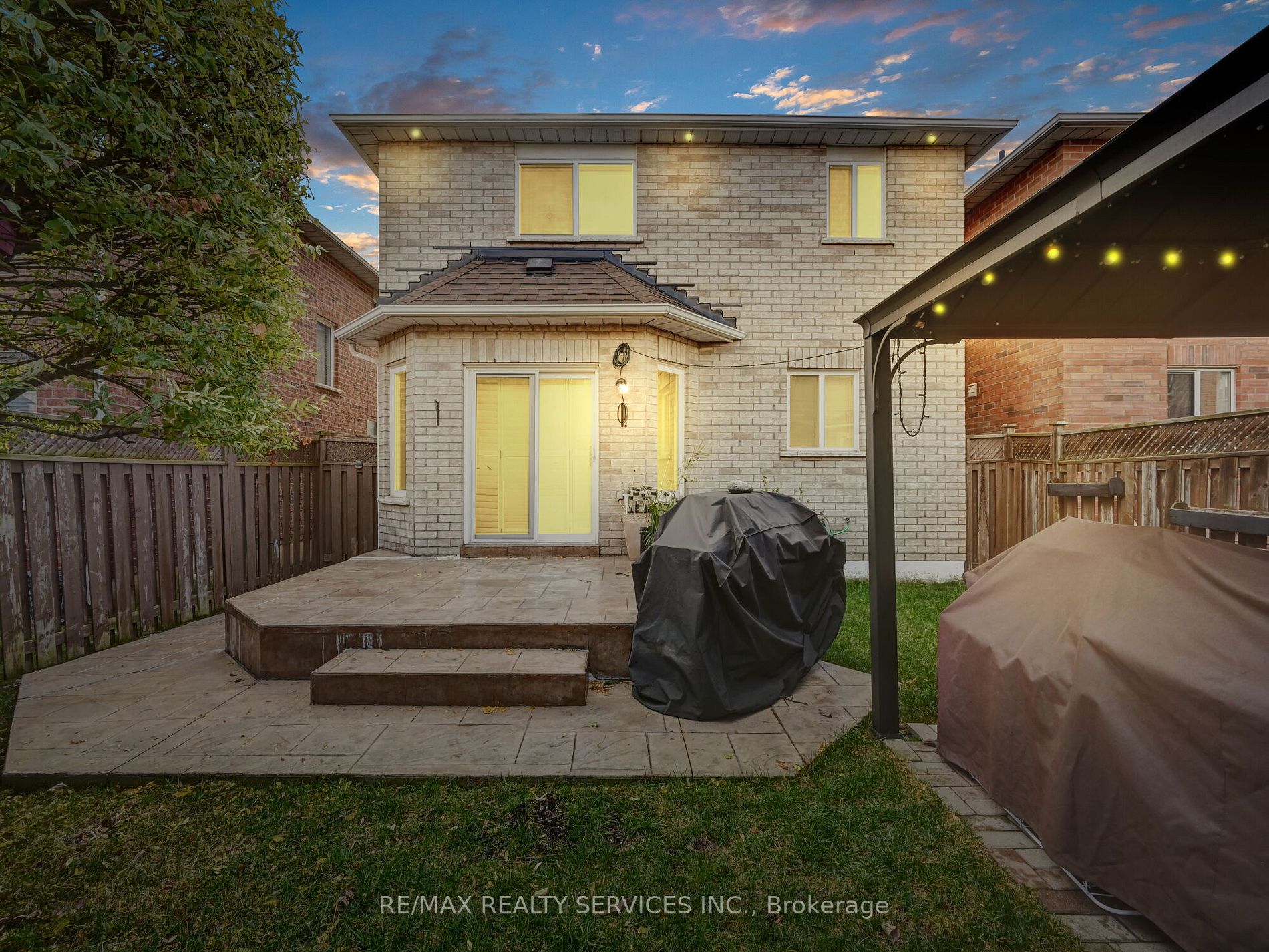 53 Oakmeadow Dr