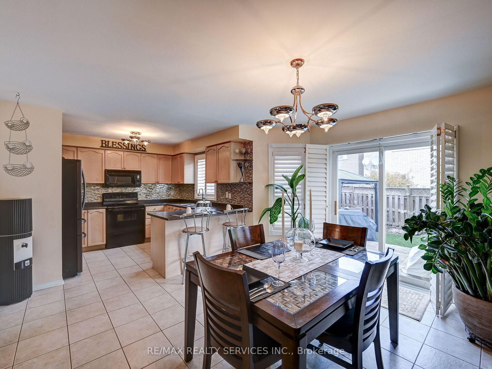 53 Oakmeadow Dr