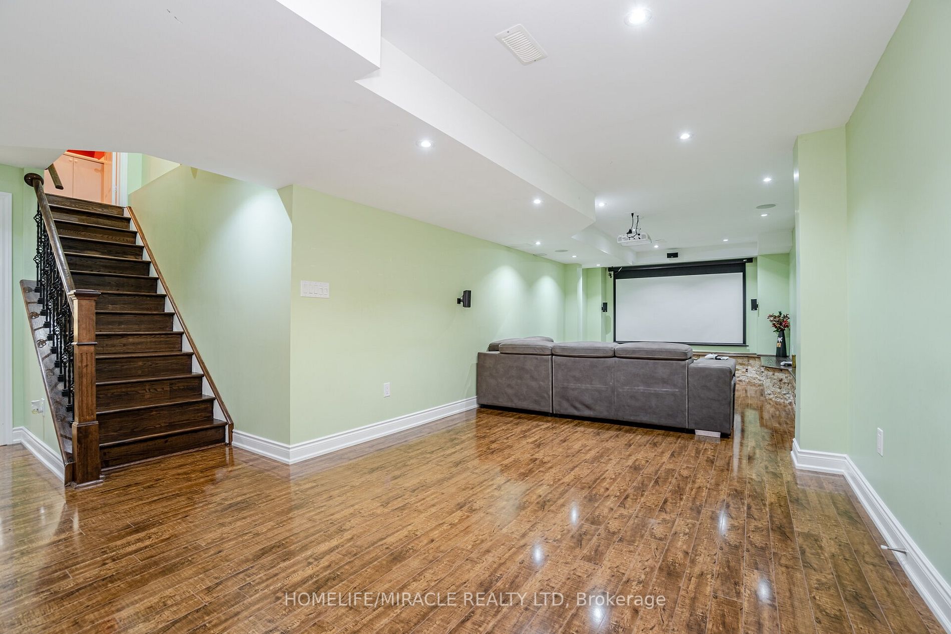 2 Ripple Street