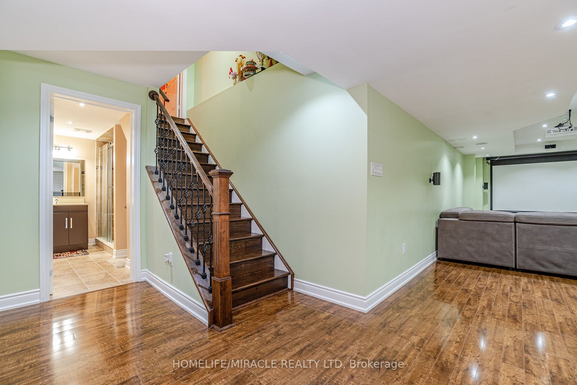 2 Ripple Street
