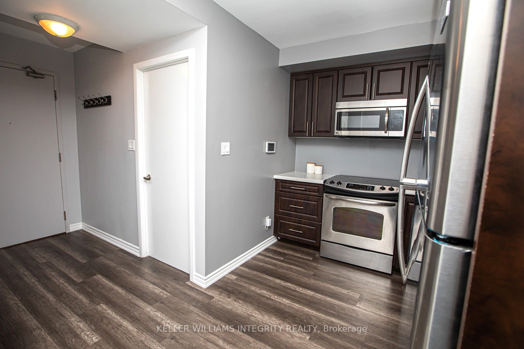 2464 Weston Rd, #402