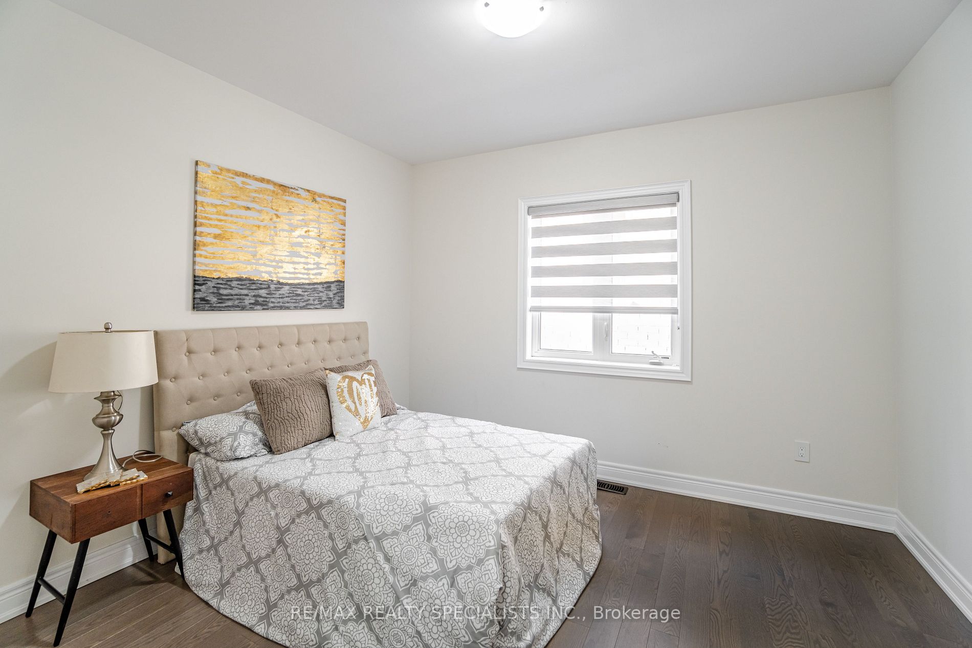 24 Daisy Meadow Cres W