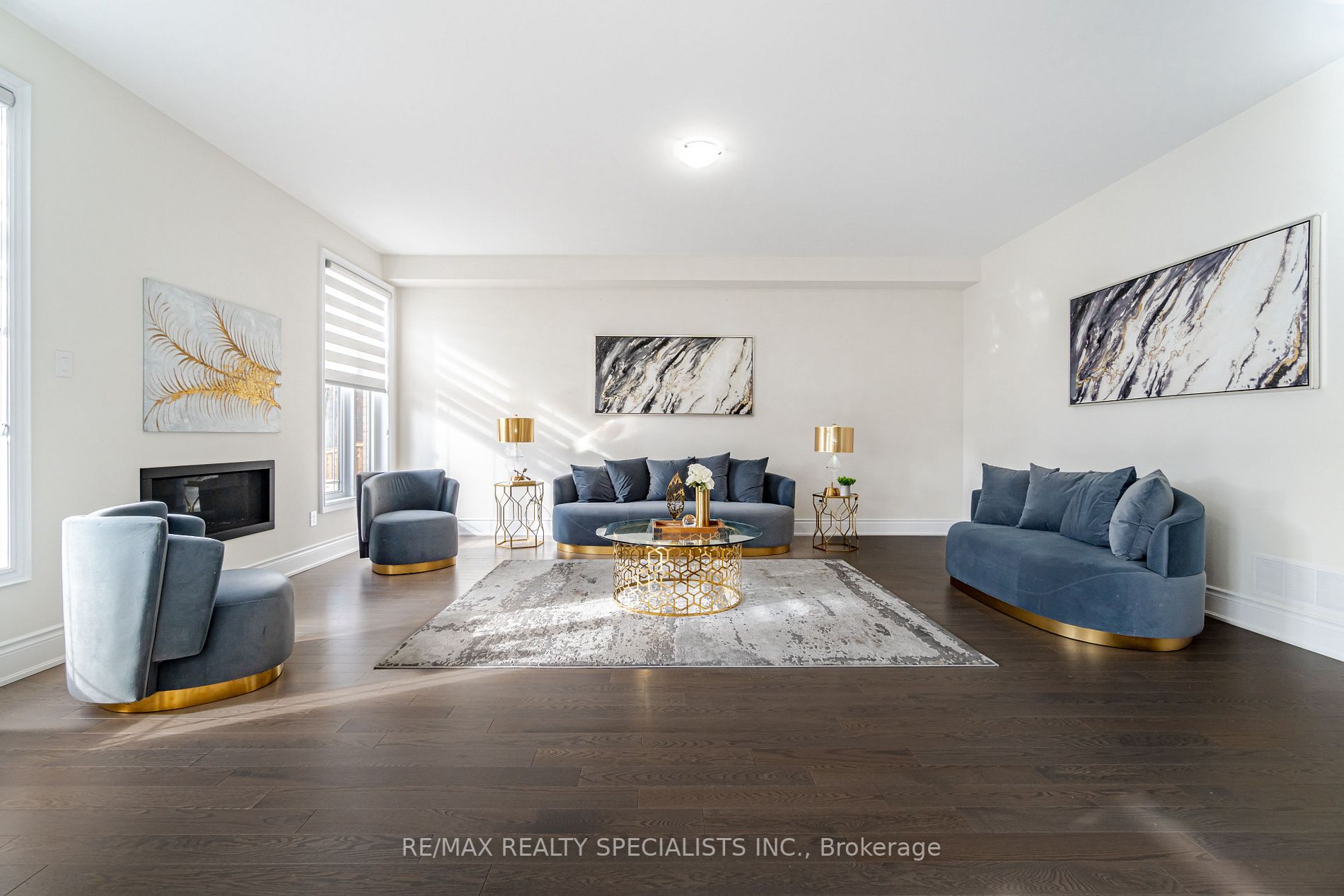 24 Daisy Meadow Cres W