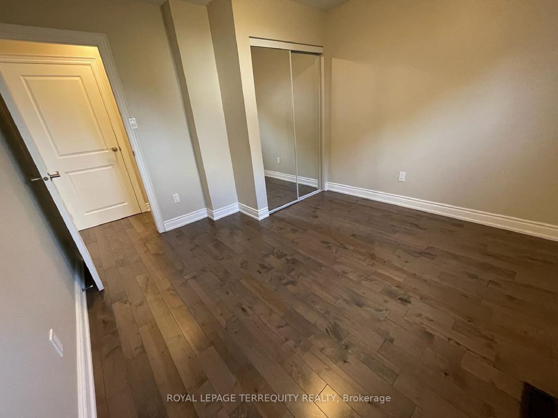 2508 Cobbinshaw Circ