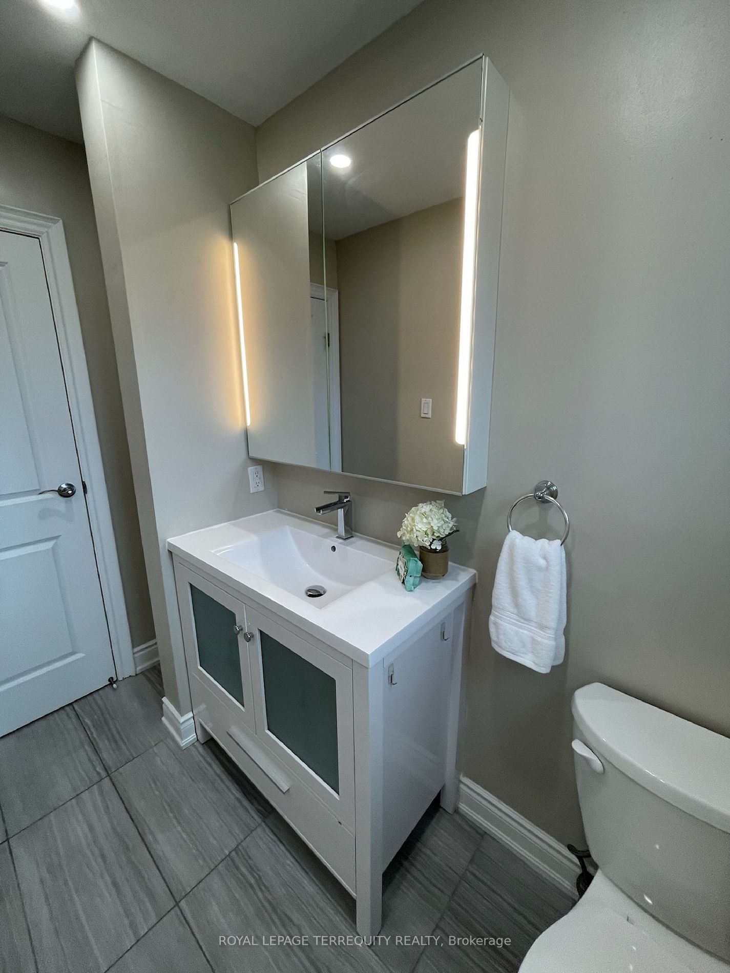 2508 Cobbinshaw Circ