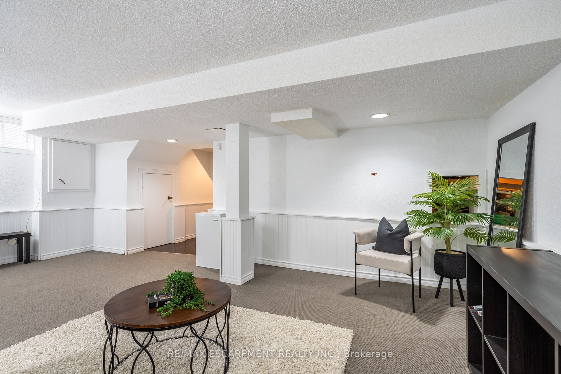 2263 Leominster Dr