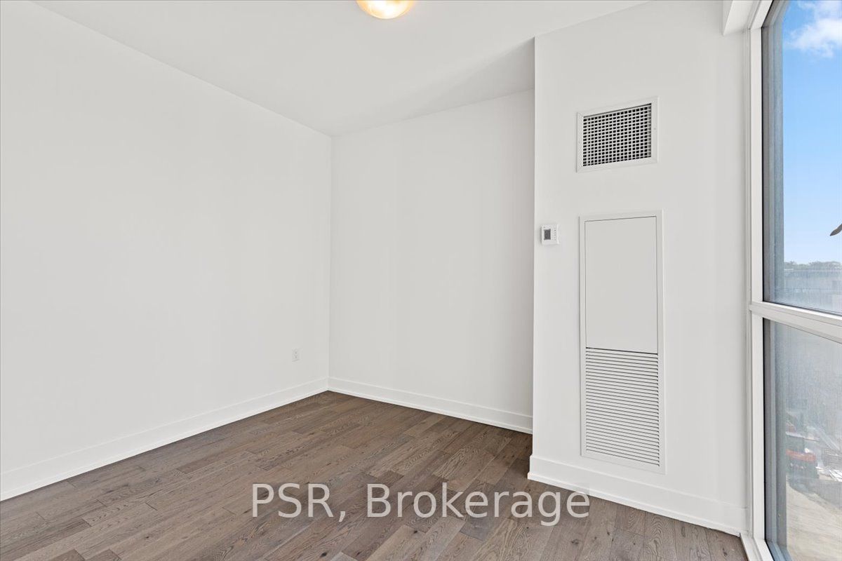 1063 Douglas Mccurdy Comm Circ W, #501