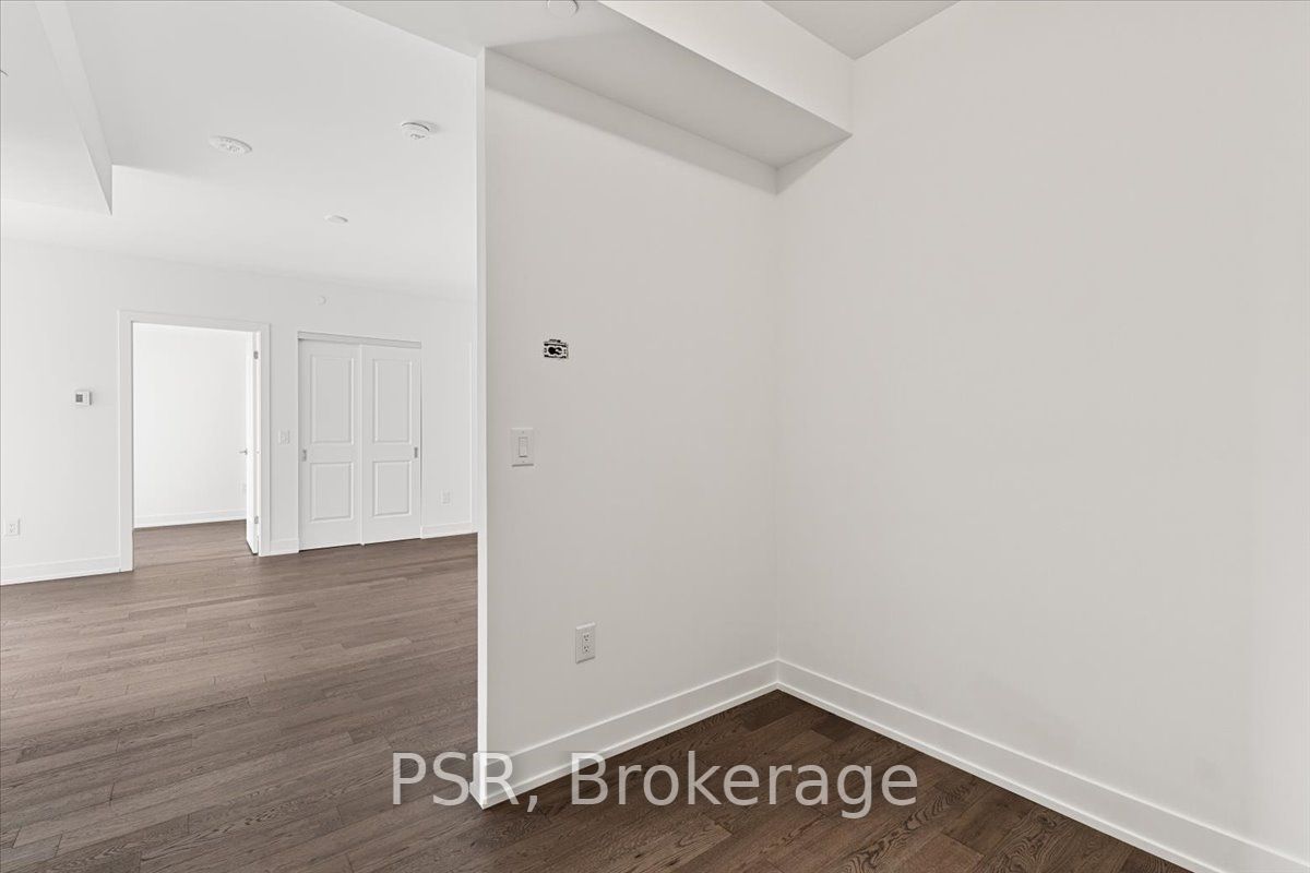 1063 Douglas Mccurdy Comm Circ W, #501