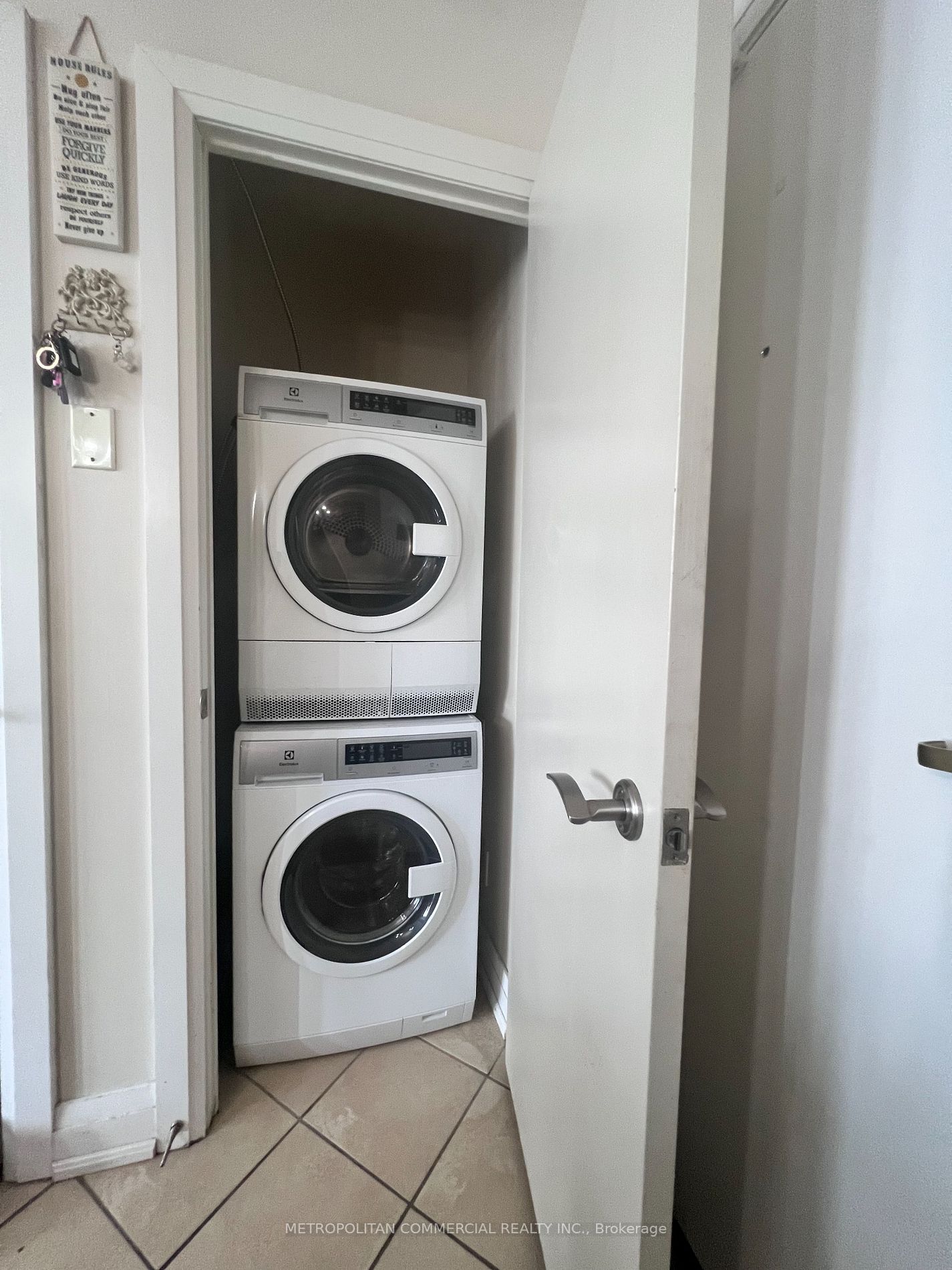 2737 Keele St, #223
