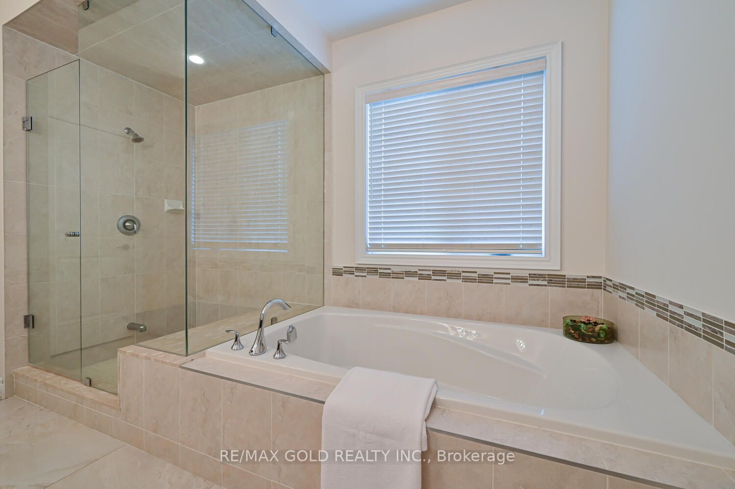 34 Erintown Cres