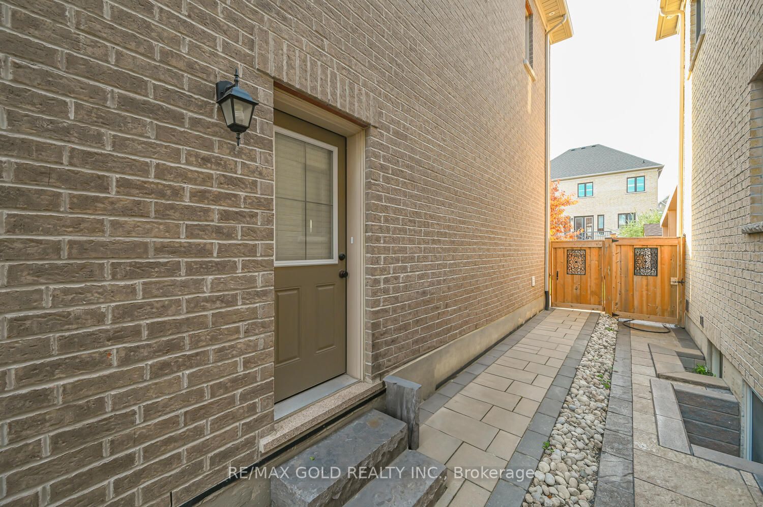 34 Erintown Cres
