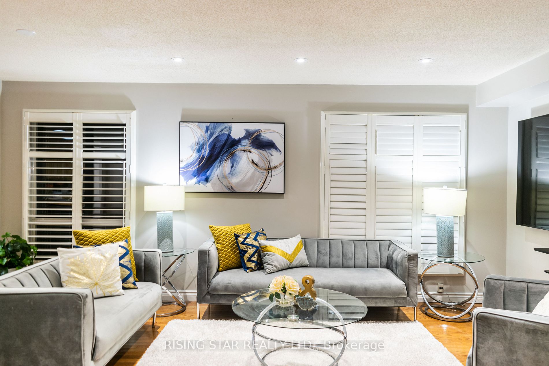 324 Woodlawn Crescent