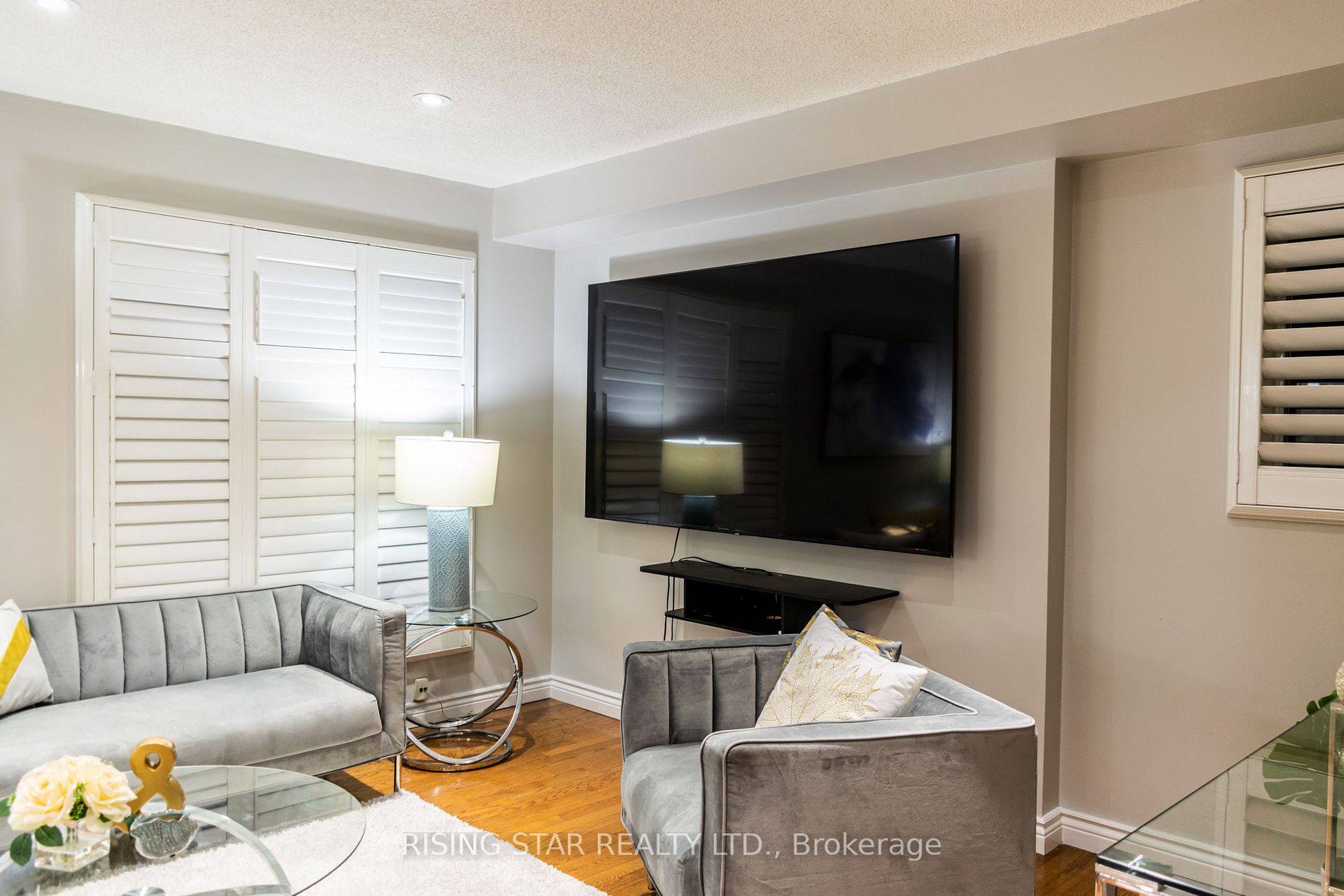 324 Woodlawn Crescent