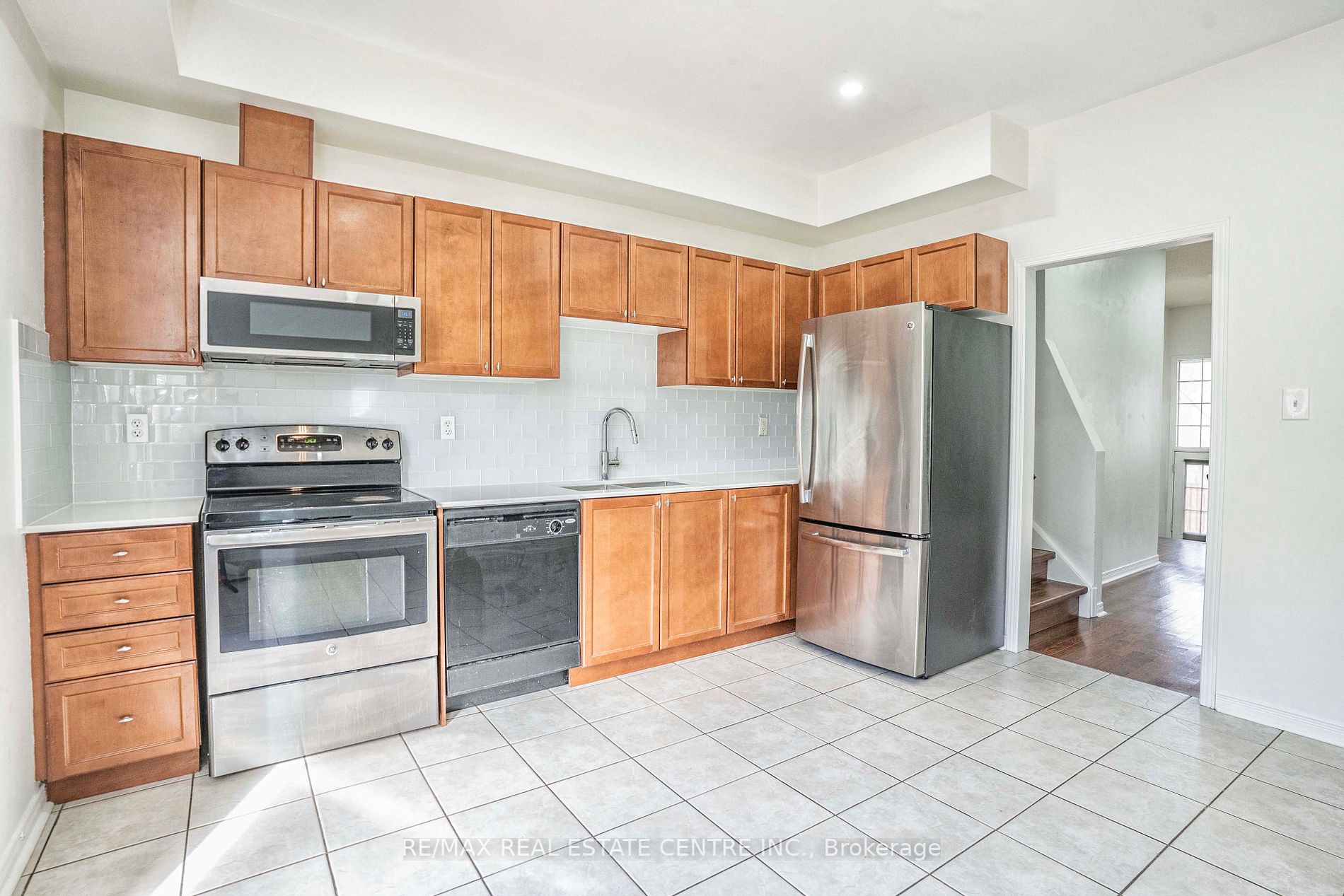 435 Hensall Circ, #176