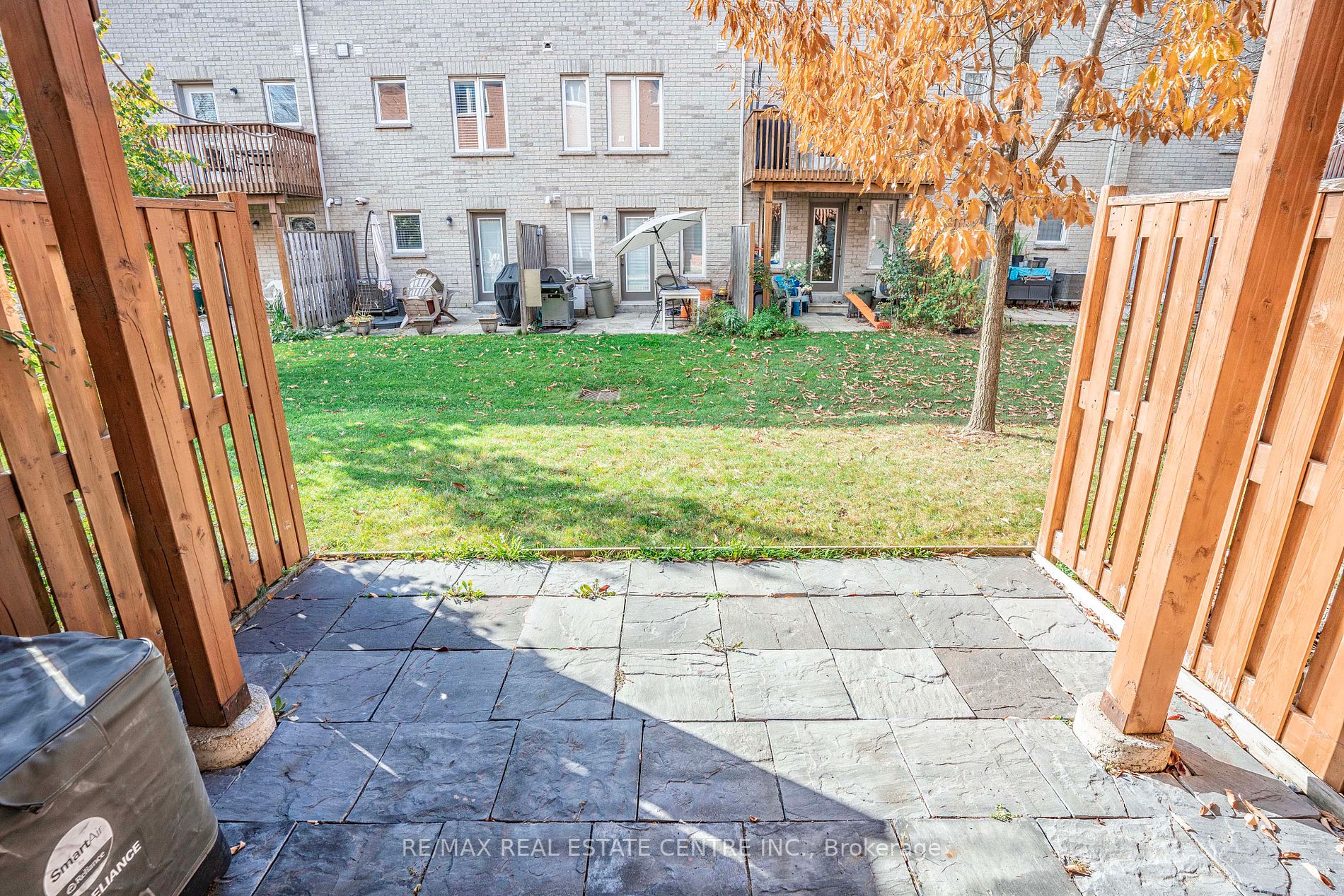 435 Hensall Circ, #176