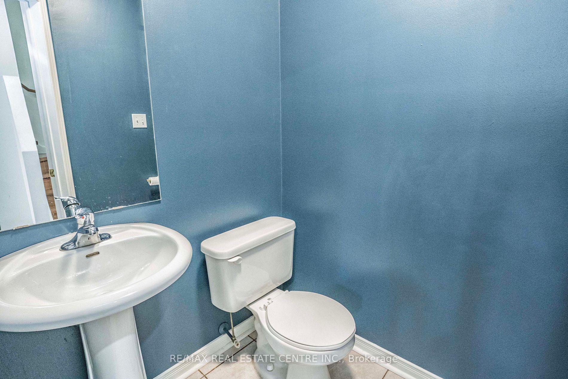 435 Hensall Circ, #176