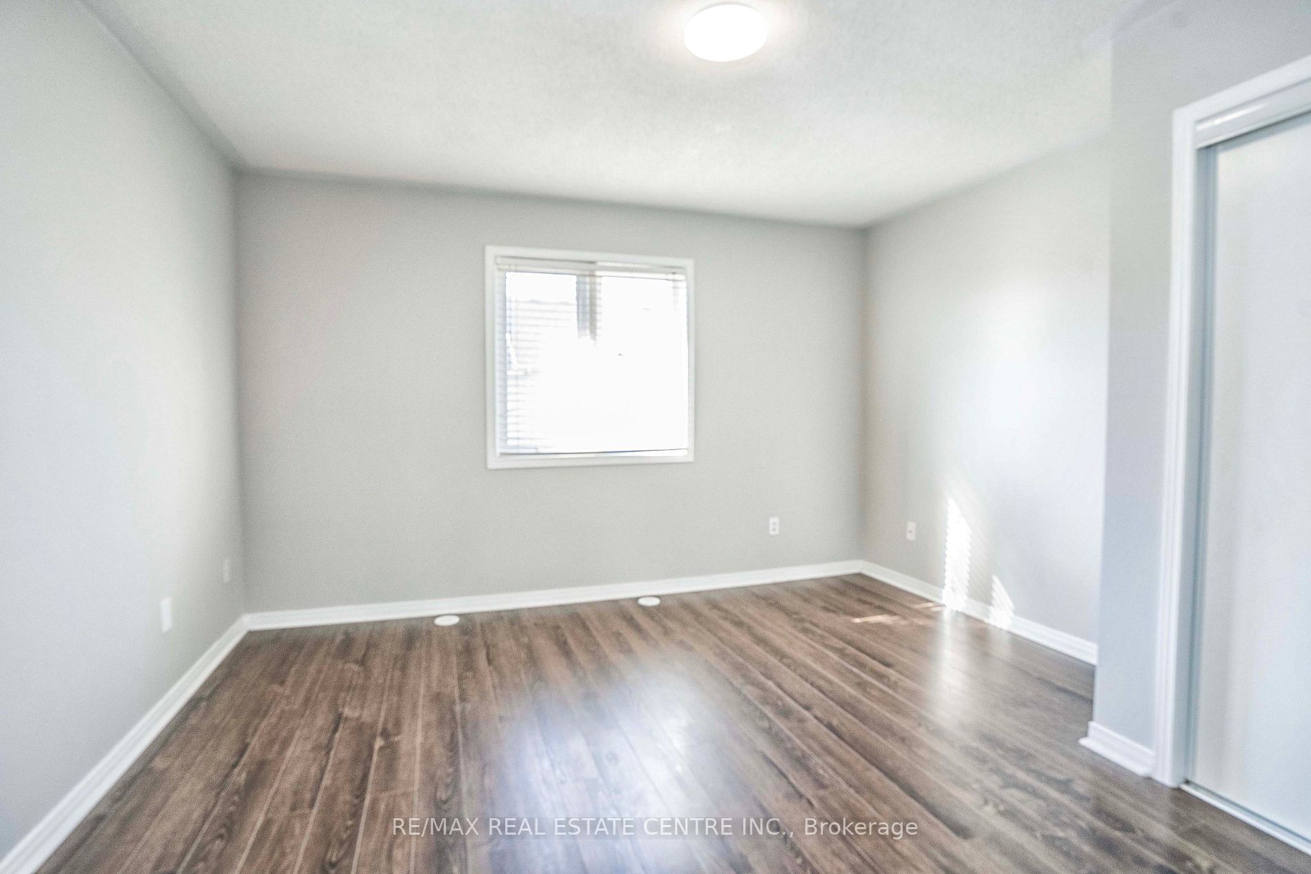 435 Hensall Circ, #176