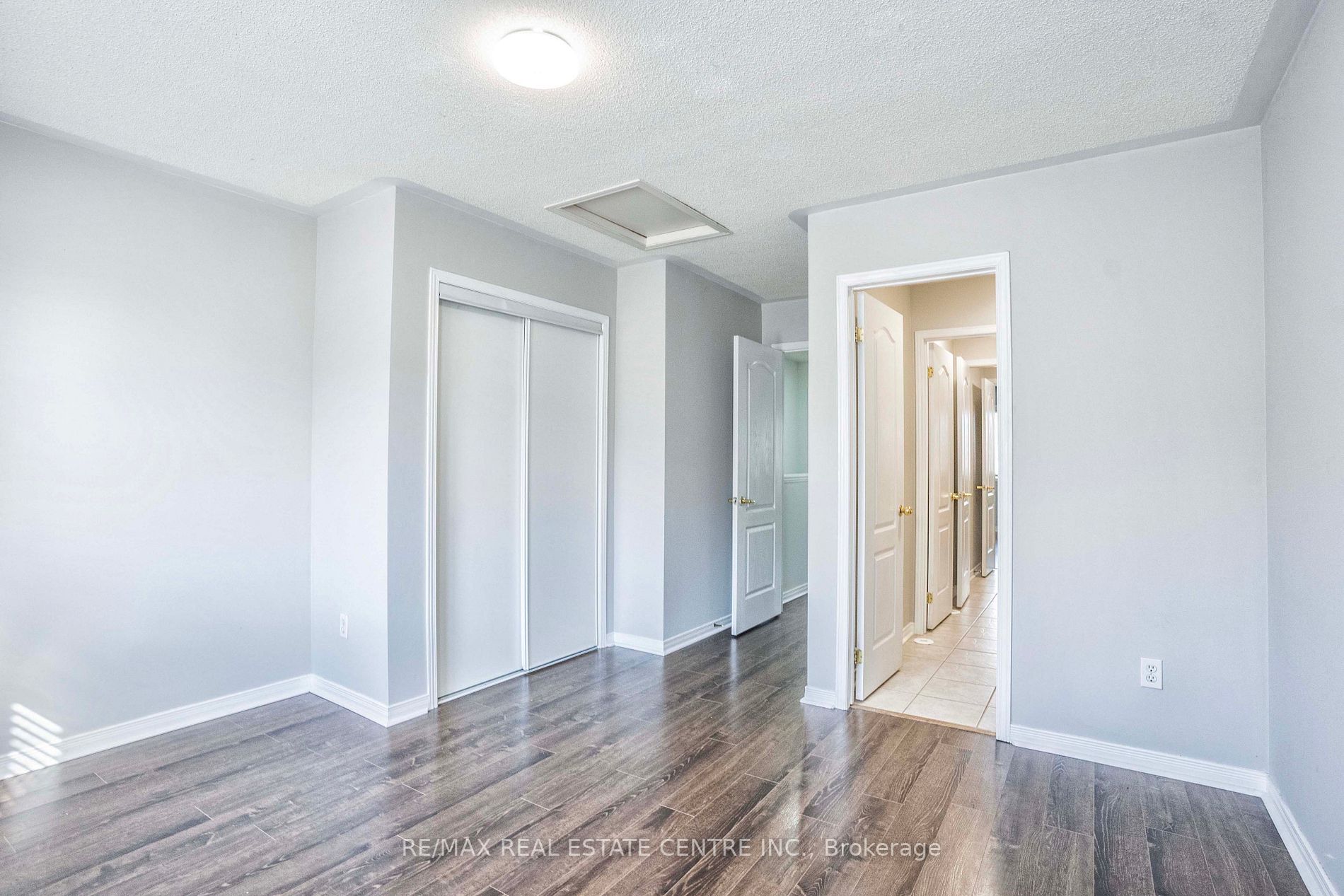 435 Hensall Circ, #176
