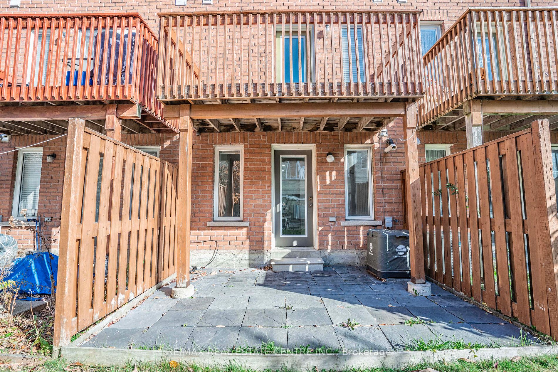 435 Hensall Circ, #176