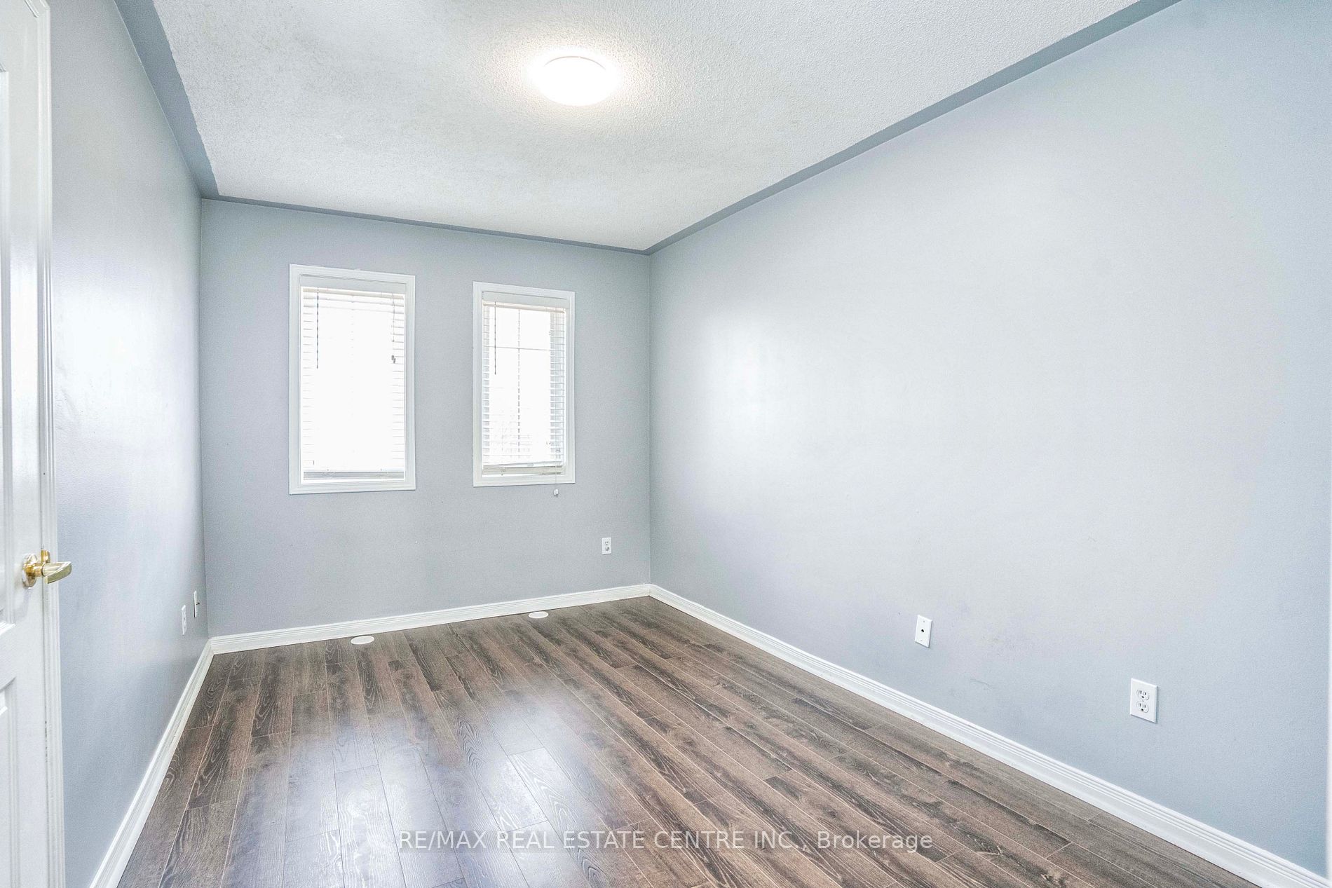 435 Hensall Circ, #176
