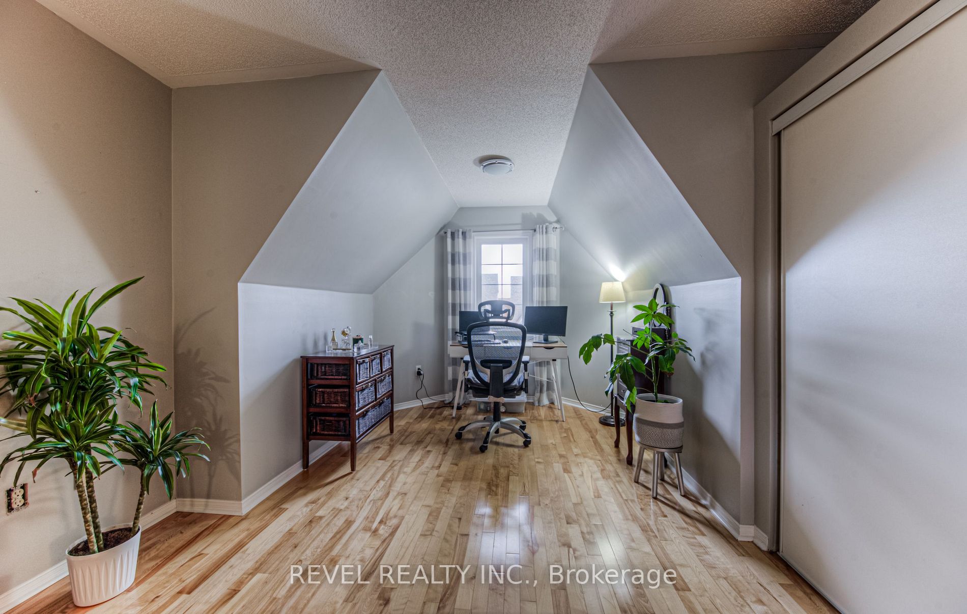 175 Roxton Rd