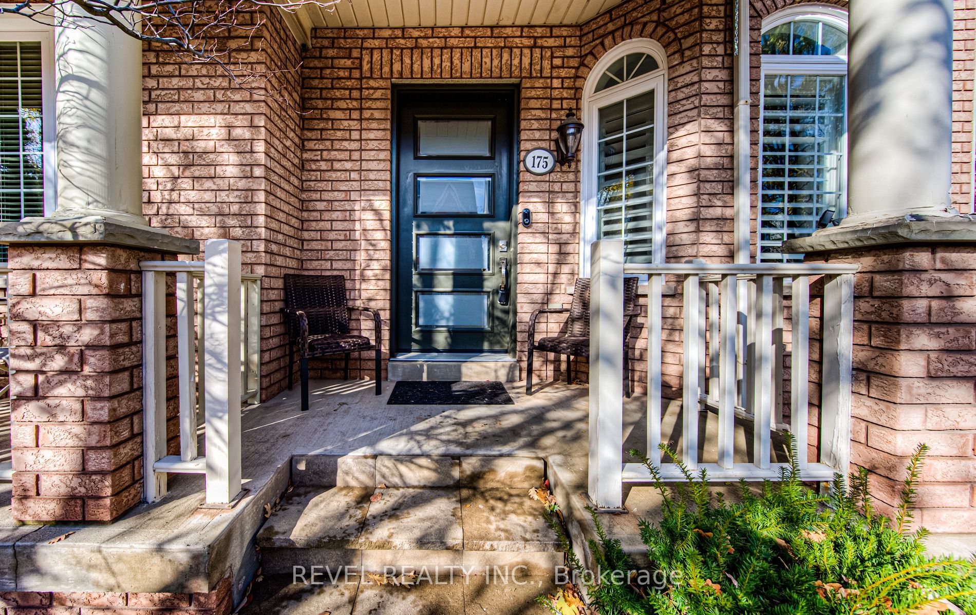 175 Roxton Rd