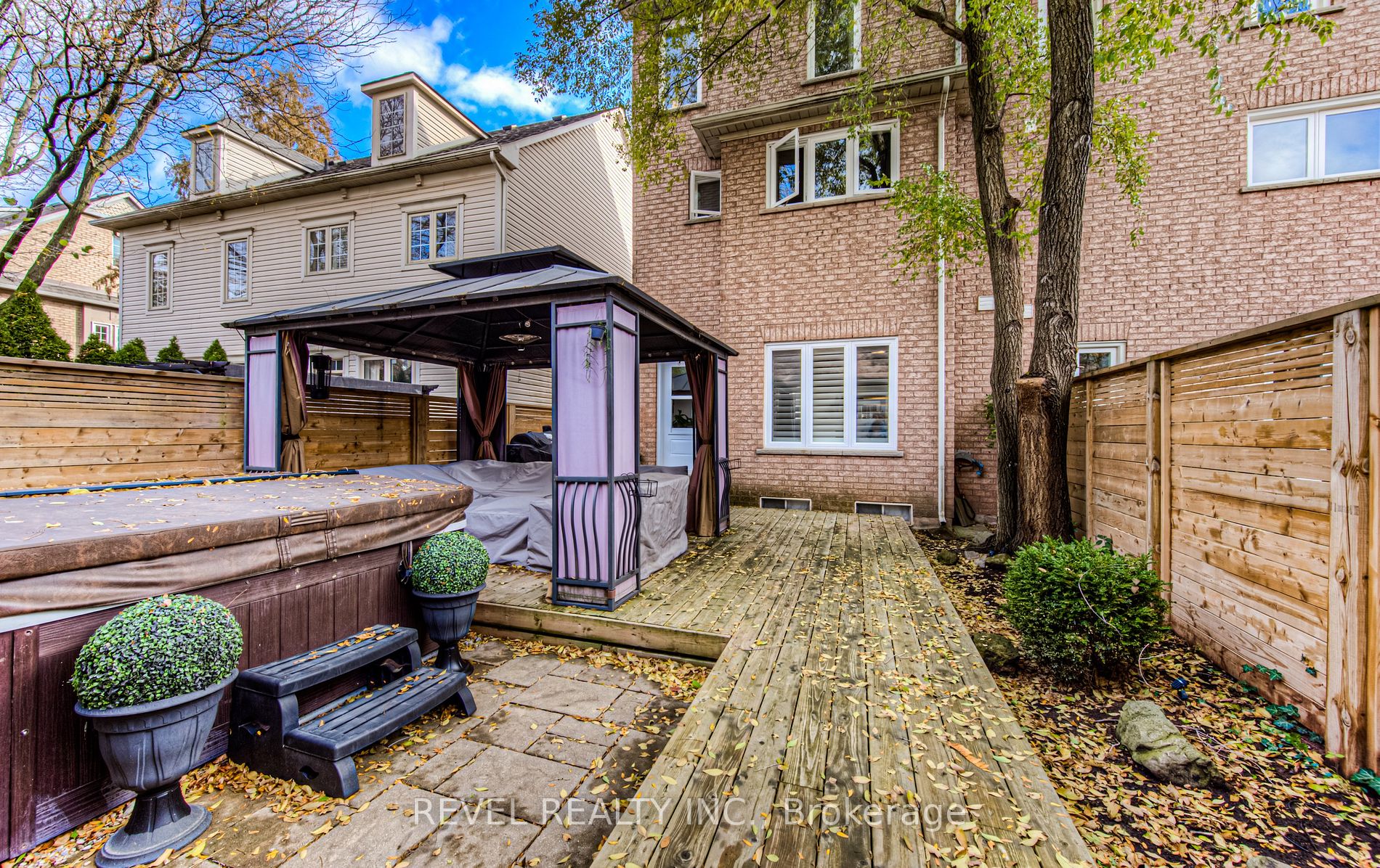 175 Roxton Rd