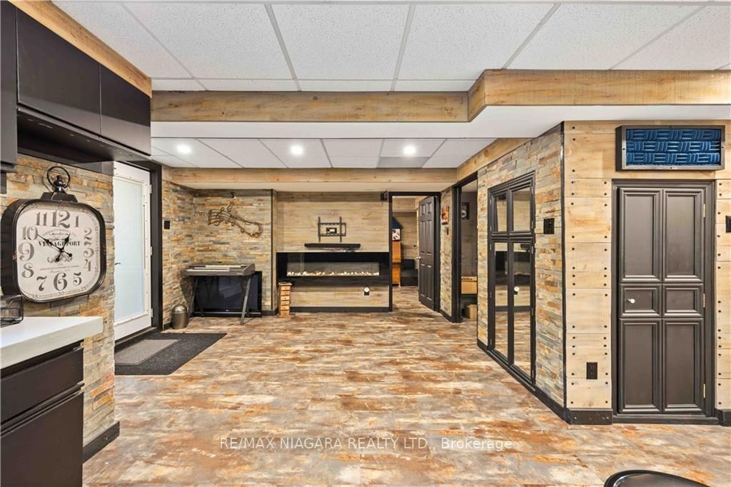 4535 Gatineau Ave