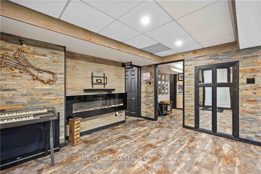 4535 Gatineau Ave