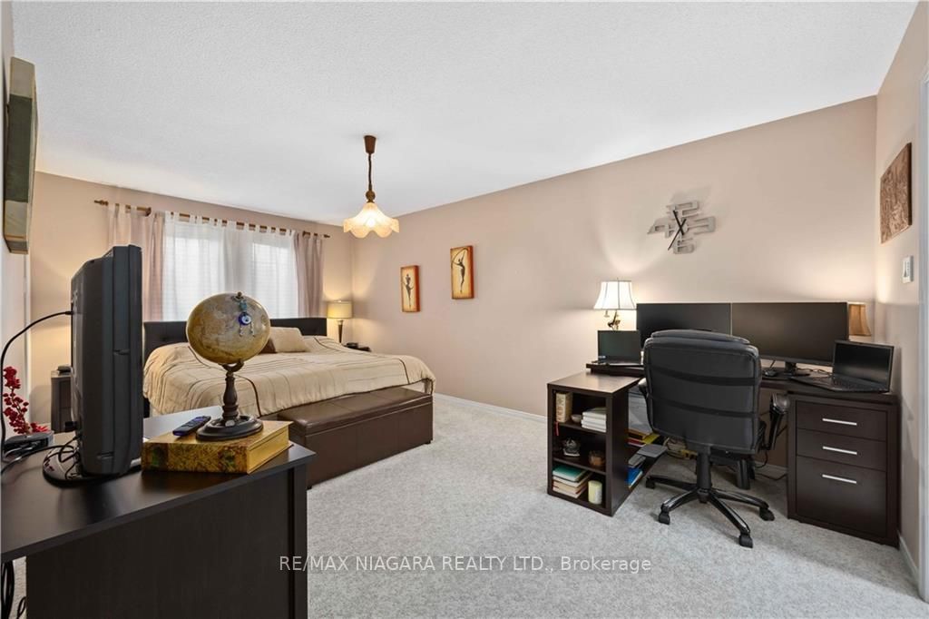 4535 Gatineau Ave