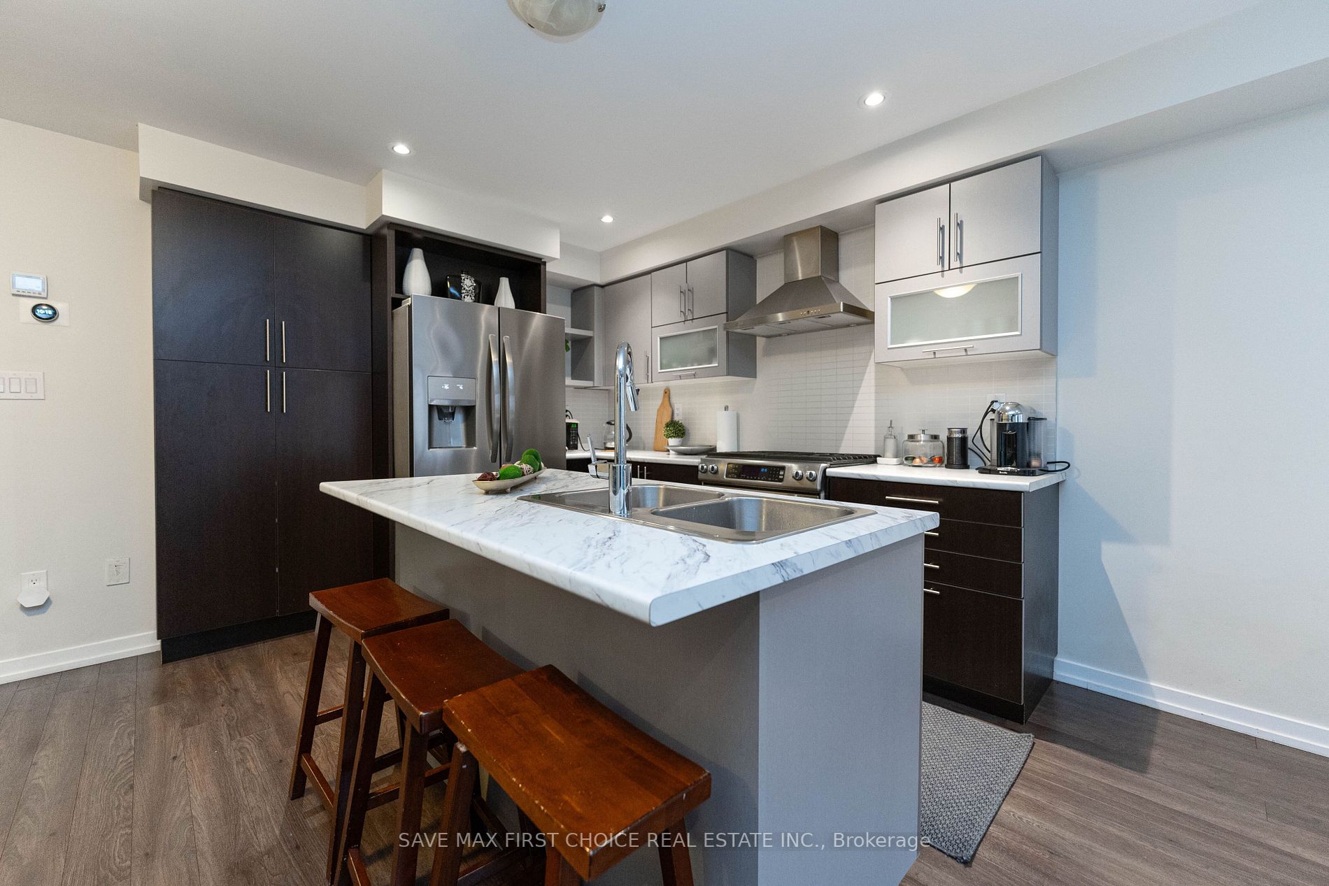 18 Daylight St