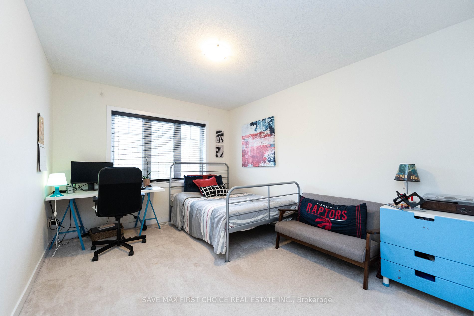 18 Daylight St