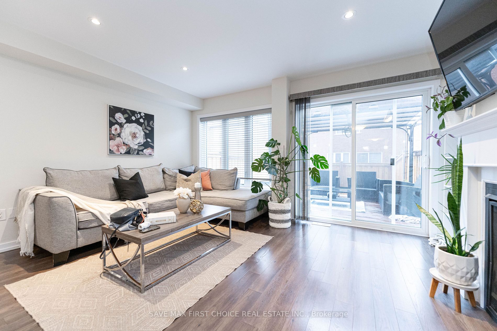 18 Daylight St