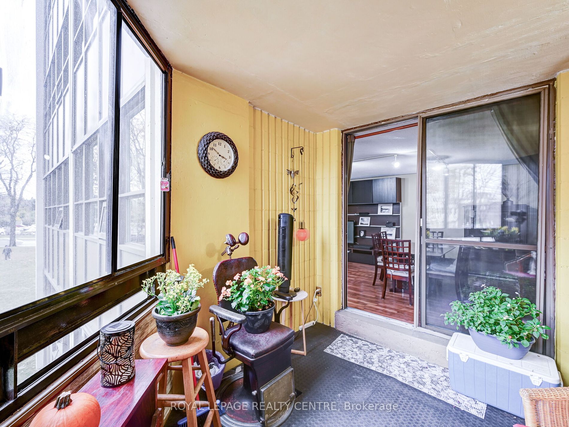 2323 Confederation Pkwy, #202
