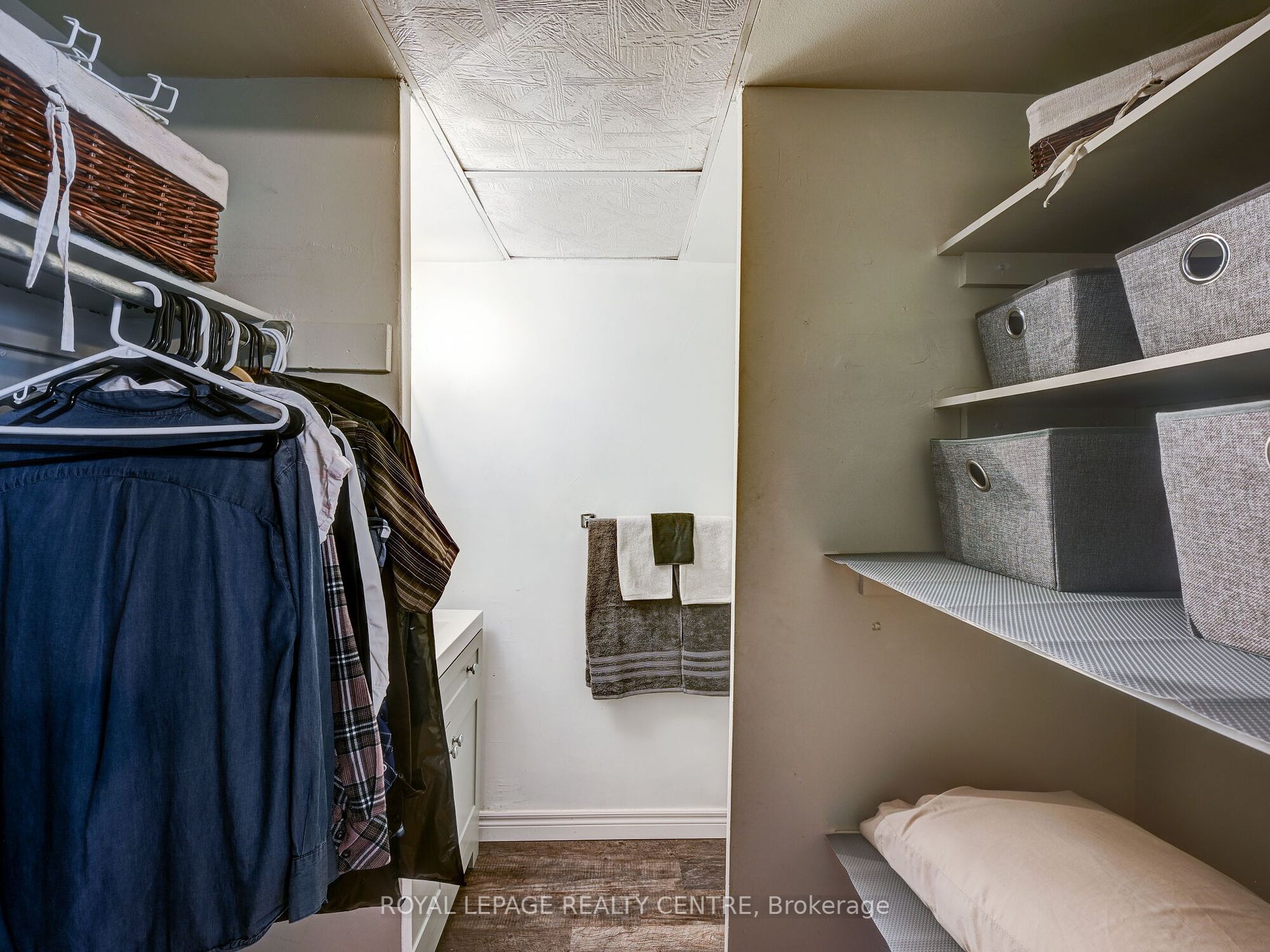 2323 Confederation Pkwy, #202