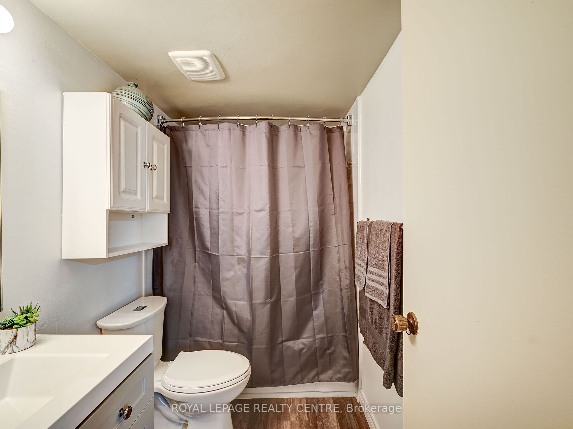 2323 Confederation Pkwy, #202