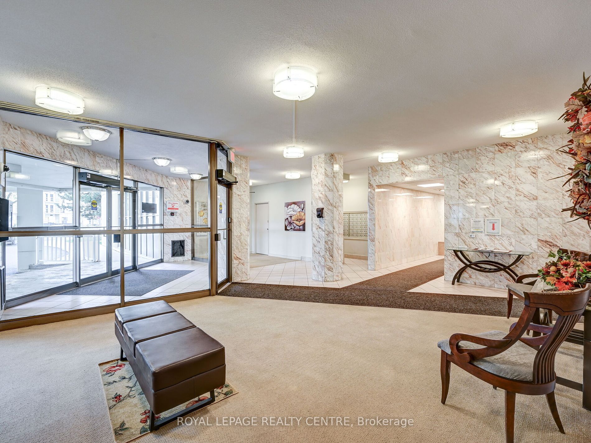 2323 Confederation Pkwy, #202