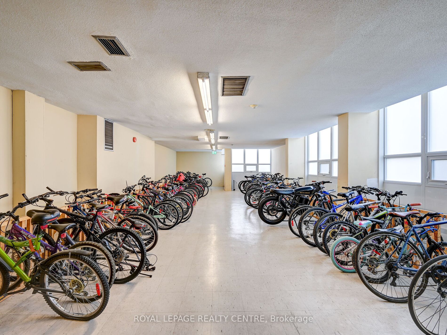 2323 Confederation Pkwy, #202