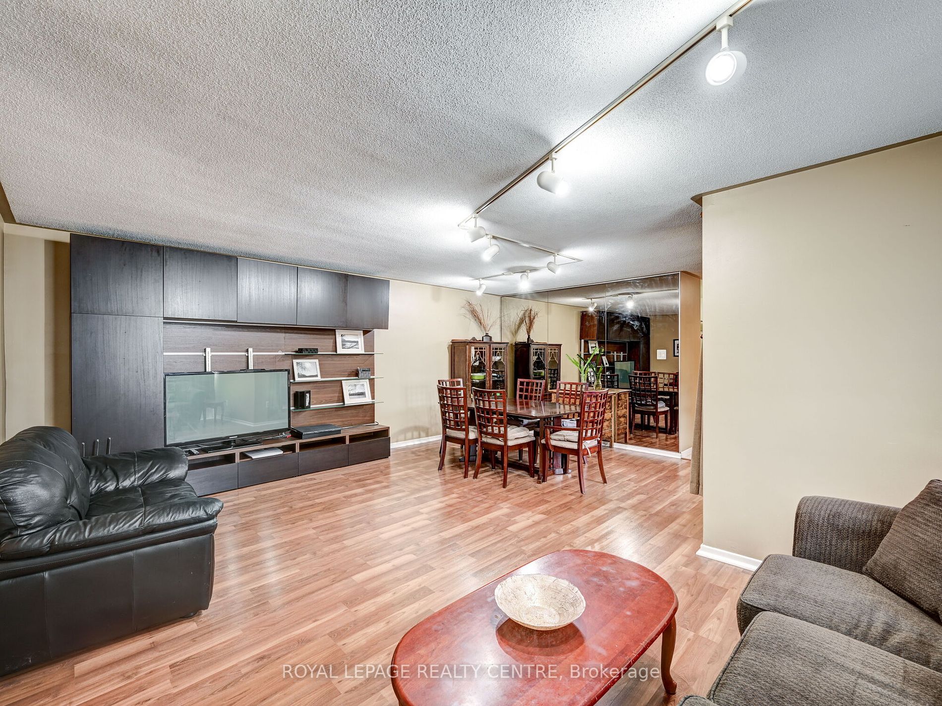 2323 Confederation Pkwy, #202