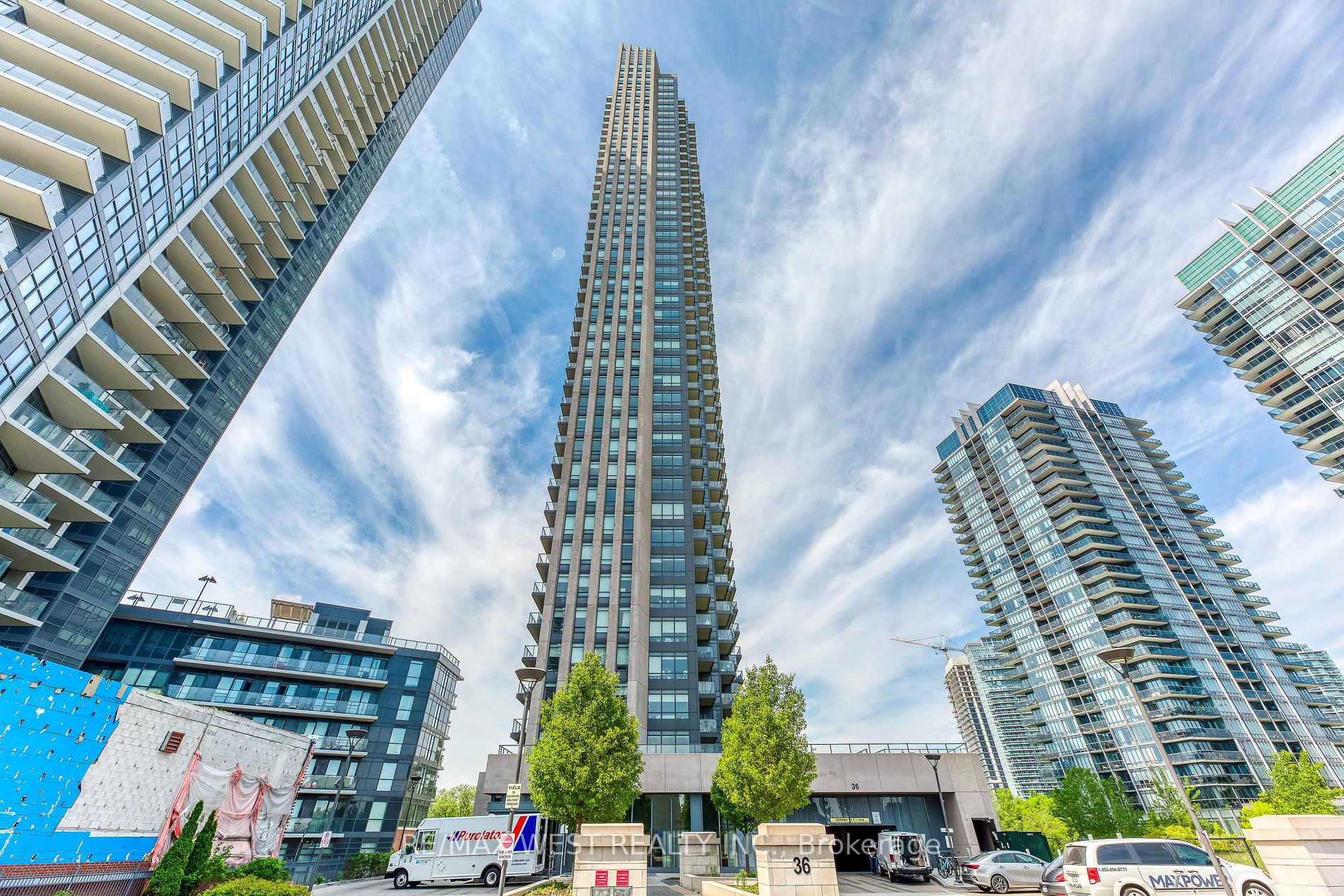 36 Park Lawn Rd, #406