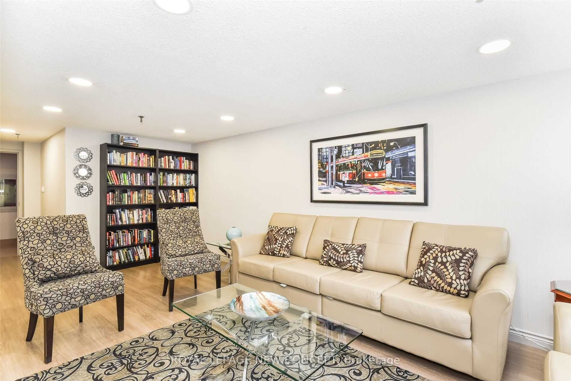 1240 Marlborough Crt, #1001