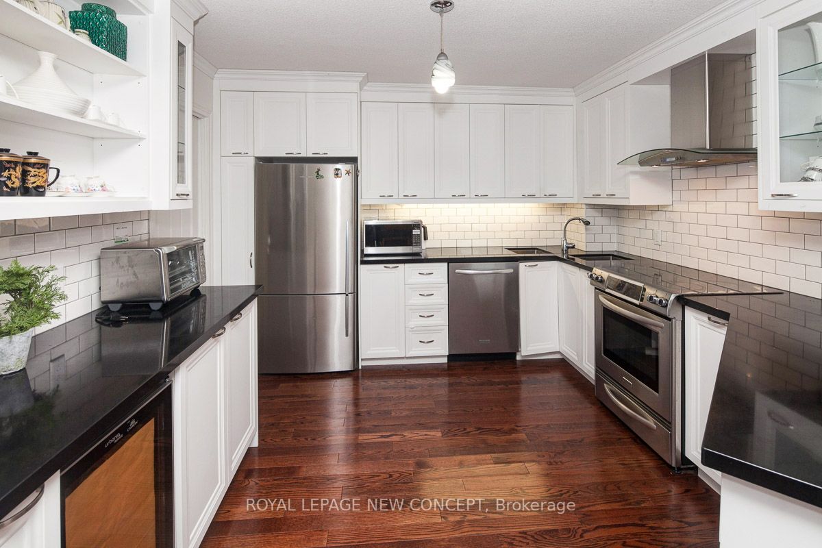 1240 Marlborough Crt, #1001