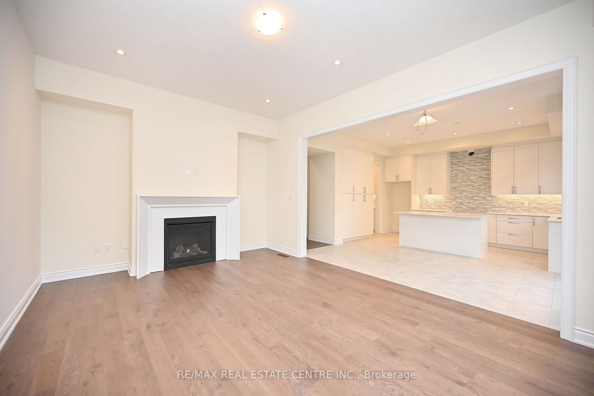 3412 Mosley Gate