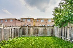 107 Crystal Glen Cres