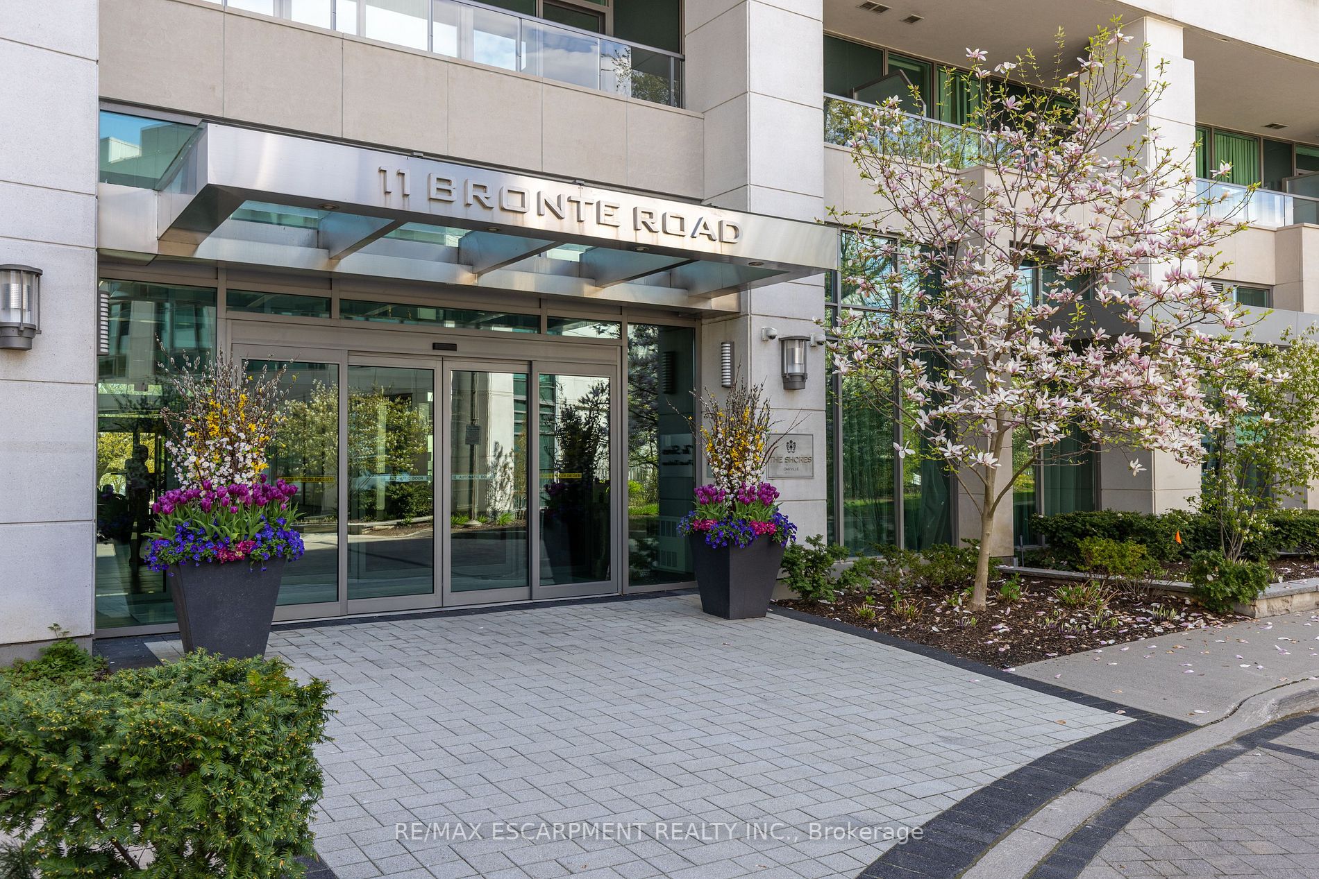 11 Bronte Rd S, #316