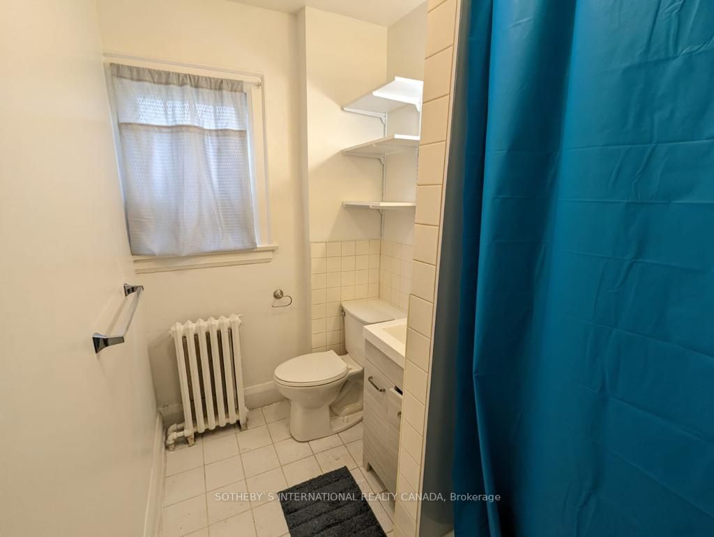 1590A Bloor St W, #Upper